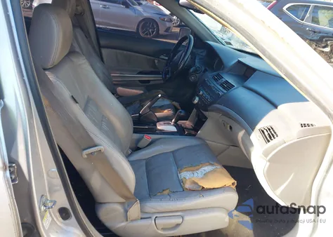 2009 Honda Accord 2.4 Ex-L z USA, uszkodzony, nr VIN 1HGCP26839A130445